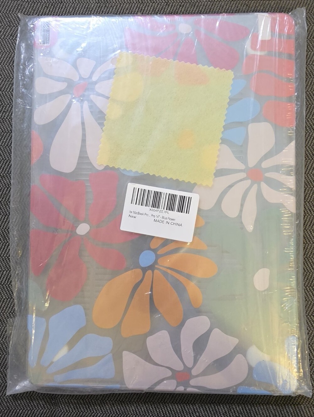 MacBook Pro 14 in Case Plastic Hard Shell & Keyboard Cover Mulit Colored Flowers
